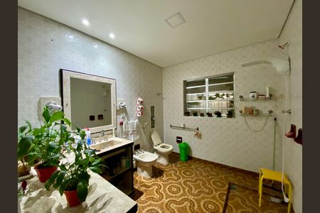 Casa à venda com 295m², 5 quartos e 4 vagas Casa à venda com 295m², 5 quartos e 4 vagasBanheiro 1 - casa 2