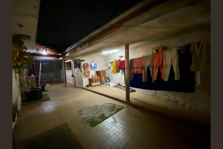 Casa à venda com 295m², 5 quartos e 4 vagas Casa à venda com 295m², 5 quartos e 4 vagasQuintal - casa 2