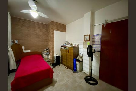 Casa à venda com 295m², 5 quartos e 4 vagas Casa à venda com 295m², 5 quartos e 4 vagasQuarto 1 - Casa 2