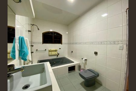 Casa à venda com 295m², 5 quartos e 4 vagas Casa à venda com 295m², 5 quartos e 4 vagasBanheiro 1 - Casa 1