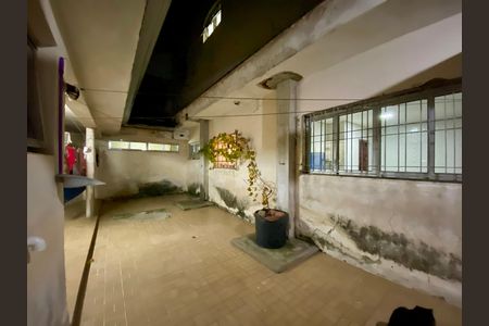 Casa à venda com 295m², 5 quartos e 4 vagas Casa à venda com 295m², 5 quartos e 4 vagasQuintal - casa 2