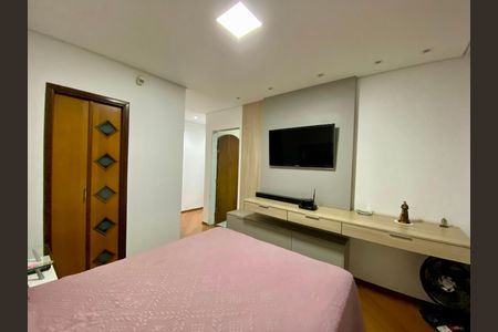 Casa à venda com 295m², 5 quartos e 4 vagas Casa à venda com 295m², 5 quartos e 4 vagasQuarto 3 - casa 1
