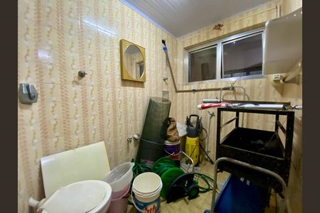Casa à venda com 295m², 5 quartos e 4 vagas Casa à venda com 295m², 5 quartos e 4 vagasLavabo