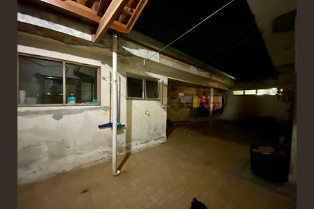 Casa à venda com 295m², 5 quartos e 4 vagas Casa à venda com 295m², 5 quartos e 4 vagasQuintal - casa 2