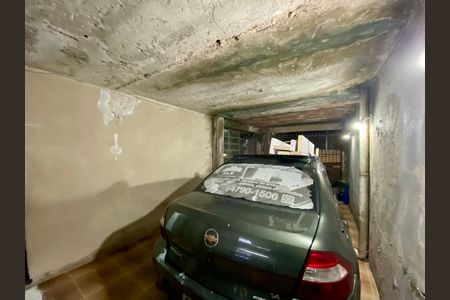 Casa à venda com 295m², 5 quartos e 4 vagas Casa à venda com 295m², 5 quartos e 4 vagasGaragem - Casa 1