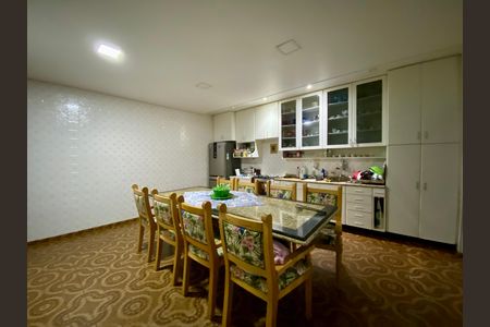 Casa à venda com 295m², 5 quartos e 4 vagas Casa à venda com 295m², 5 quartos e 4 vagasCozinha - Casa 2