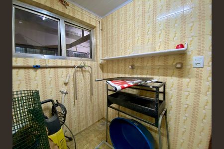 Casa à venda com 295m², 5 quartos e 4 vagas Casa à venda com 295m², 5 quartos e 4 vagasLavabo