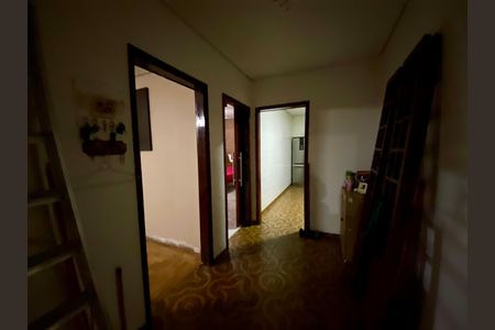 Casa à venda com 295m², 5 quartos e 4 vagas Casa à venda com 295m², 5 quartos e 4 vagasHall - casa 2