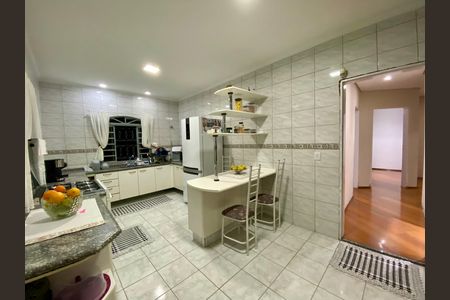 Casa à venda com 295m², 5 quartos e 4 vagas Casa à venda com 295m², 5 quartos e 4 vagasCozinha - casa 1