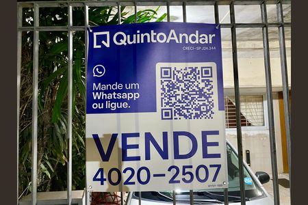 Casa à venda com 295m², 5 quartos e 4 vagas Casa à venda com 295m², 5 quartos e 4 vagasPlaca aproximada
