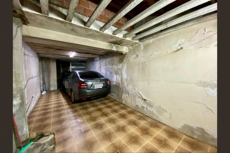 Casa à venda com 295m², 5 quartos e 4 vagas Casa à venda com 295m², 5 quartos e 4 vagasGaragem - Casa 1