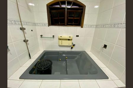 Casa à venda com 295m², 5 quartos e 4 vagas Casa à venda com 295m², 5 quartos e 4 vagasBanheiro 1 - Casa 1