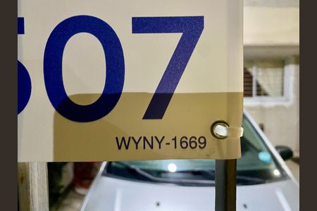 Casa à venda com 295m², 5 quartos e 4 vagas Casa à venda com 295m², 5 quartos e 4 vagasCodigo da placa WYNY-1669