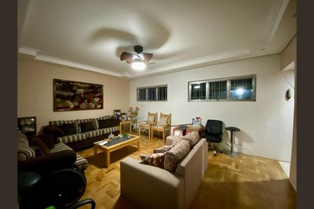 Casa à venda com 295m², 5 quartos e 4 vagas Casa à venda com 295m², 5 quartos e 4 vagasSala - Casa 2