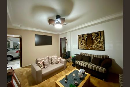 Casa à venda com 295m², 5 quartos e 4 vagas Casa à venda com 295m², 5 quartos e 4 vagasSala - Casa 2