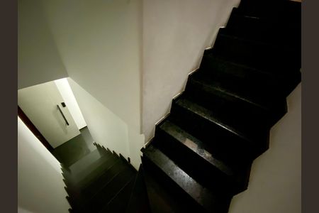 Escada - casa 1 de casa à venda com 5 quartos, 295m² em Jardim Santa Mena, Guarulhos
