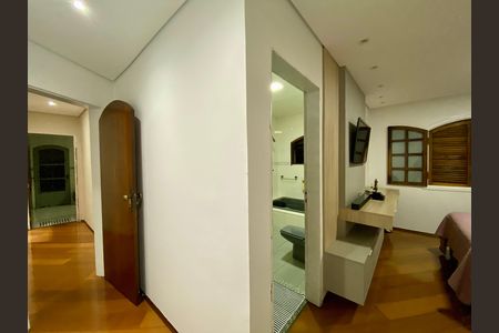 Casa à venda com 295m², 5 quartos e 4 vagas Casa à venda com 295m², 5 quartos e 4 vagasQuarto 3 - casa 1