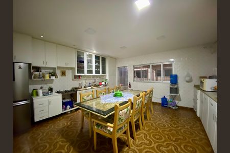 Casa à venda com 295m², 5 quartos e 4 vagas Casa à venda com 295m², 5 quartos e 4 vagasCozinha - Casa 2