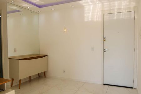 Sala de apartamento para alugar com 2 quartos, 49m² em Del Castilho, Rio de Janeiro