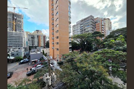 Apartamento à venda com 81m², 2 quartos e 1 vaga Apartamento à venda com 81m², 2 quartos e 1 vagaVista