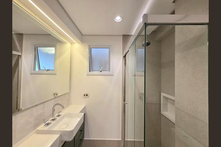 Apartamento à venda com 81m², 2 quartos e 1 vaga Apartamento à venda com 81m², 2 quartos e 1 vagaBanheiro da Suíte