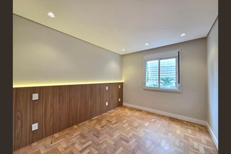 Apartamento à venda com 81m², 2 quartos e 1 vaga Apartamento à venda com 81m², 2 quartos e 1 vagaSuíte