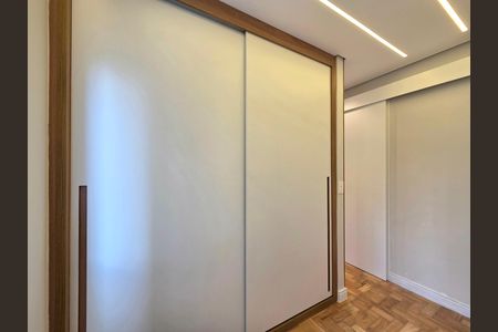 Suíte  de apartamento à venda com 2 quartos, 81m² em Itaim Bibi, São Paulo