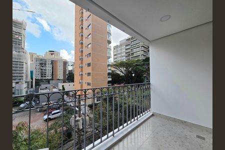 Apartamento à venda com 81m², 2 quartos e 1 vaga Apartamento à venda com 81m², 2 quartos e 1 vagaVaranda