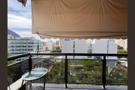 Apartamento à venda com 94m², 2 quartos e 1 vaga Apartamento à venda com 94m², 2 quartos e 1 vagaVaranda da suíte