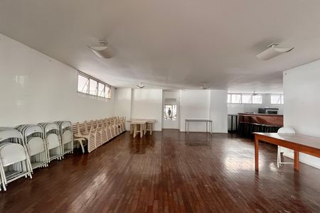 Apartamento à venda com 94m², 2 quartos e 1 vaga Apartamento à venda com 94m², 2 quartos e 1 vagaÁrea comum - Salão de festas