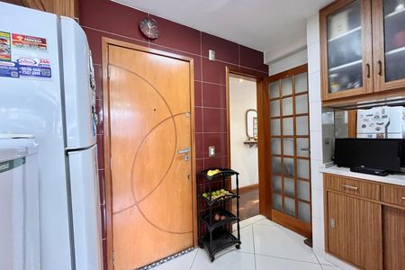 Apartamento à venda com 94m², 2 quartos e 1 vaga Apartamento à venda com 94m², 2 quartos e 1 vagaCozinha