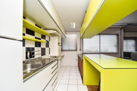 Apartamento à venda com 80m², 1 quarto e 1 vaga Apartamento à venda com 80m², 1 quarto e 1 vagaCozinha e Área de Serviço