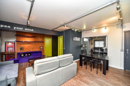 Apartamento à venda com 80m², 1 quarto e 1 vaga Apartamento à venda com 80m², 1 quarto e 1 vagaSala