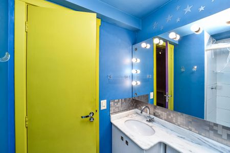 Apartamento à venda com 80m², 1 quarto e 1 vaga Apartamento à venda com 80m², 1 quarto e 1 vagaBanheiro da Suíte