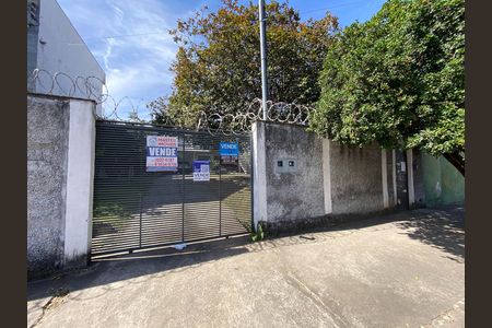 Casa à venda com 360m², 4 quartos e 7 vagas Casa à venda com 360m², 4 quartos e 7 vagasPlaquinha instalada - 09/06- UNRX-109