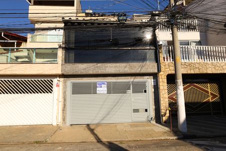 Casa para alugar com 125m², 2 quartos e 1 vagaFachada do imóvel - Placa grande instalada no portão do imóvel no dia 19.06.2026 - Código IMWU-689