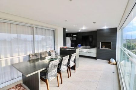 Apartamento à venda com 266m², 3 quartos e 6 vagas