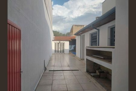 Casa à venda com 4 quartos, 280m² em Água Branca, São Paulo