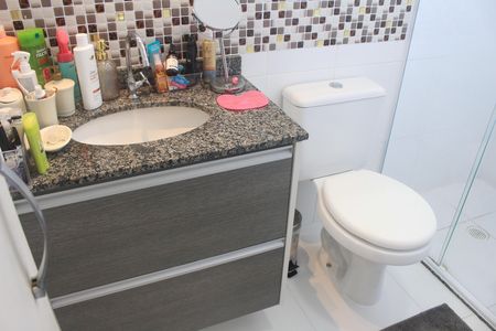 Apartamento à venda com 79m², 2 quartos e 2 vagasBanheiro da Suíte 2