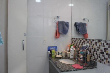 Apartamento à venda com 79m², 2 quartos e 2 vagasBanheiro da Suíte 2