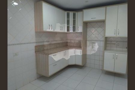 Casa à venda com 2 quartos, 176m² em Cidade Domitila, São Paulo
