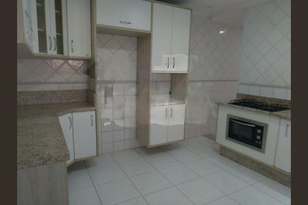 Casa à venda com 2 quartos, 176m² em Cidade Domitila, São Paulo