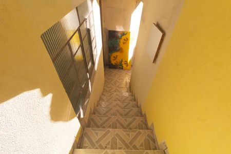 Casa para alugar com 160m², 2 quartos e 1 vaga Casa para alugar com 160m², 2 quartos e 1 vagaEscada