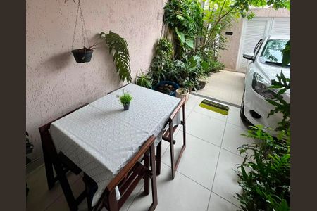 Casa à venda com 100m², 2 quartos e 1 vaga Casa à venda com 100m², 2 quartos e 1 vagaÁrea comum