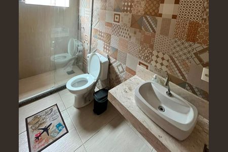 Casa à venda com 100m², 2 quartos e 1 vaga Casa à venda com 100m², 2 quartos e 1 vagaBanheiro