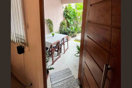 Casa à venda com 100m², 2 quartos e 1 vaga Casa à venda com 100m², 2 quartos e 1 vagaÁrea comum