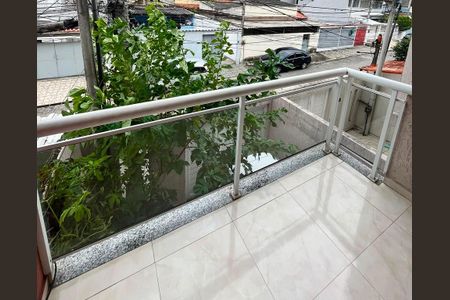Casa à venda com 100m², 2 quartos e 1 vaga Casa à venda com 100m², 2 quartos e 1 vagaVaranda