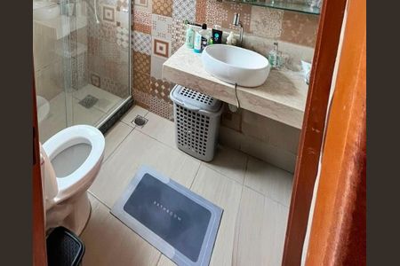 Casa à venda com 100m², 2 quartos e 1 vaga Casa à venda com 100m², 2 quartos e 1 vagaBanheiro