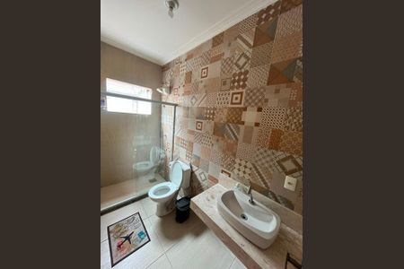 Casa à venda com 100m², 2 quartos e 1 vaga Casa à venda com 100m², 2 quartos e 1 vagaBanheiro