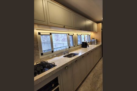 Casa à venda com 175m², 3 quartos e 5 vagas Casa à venda com 175m², 3 quartos e 5 vagasCozinha